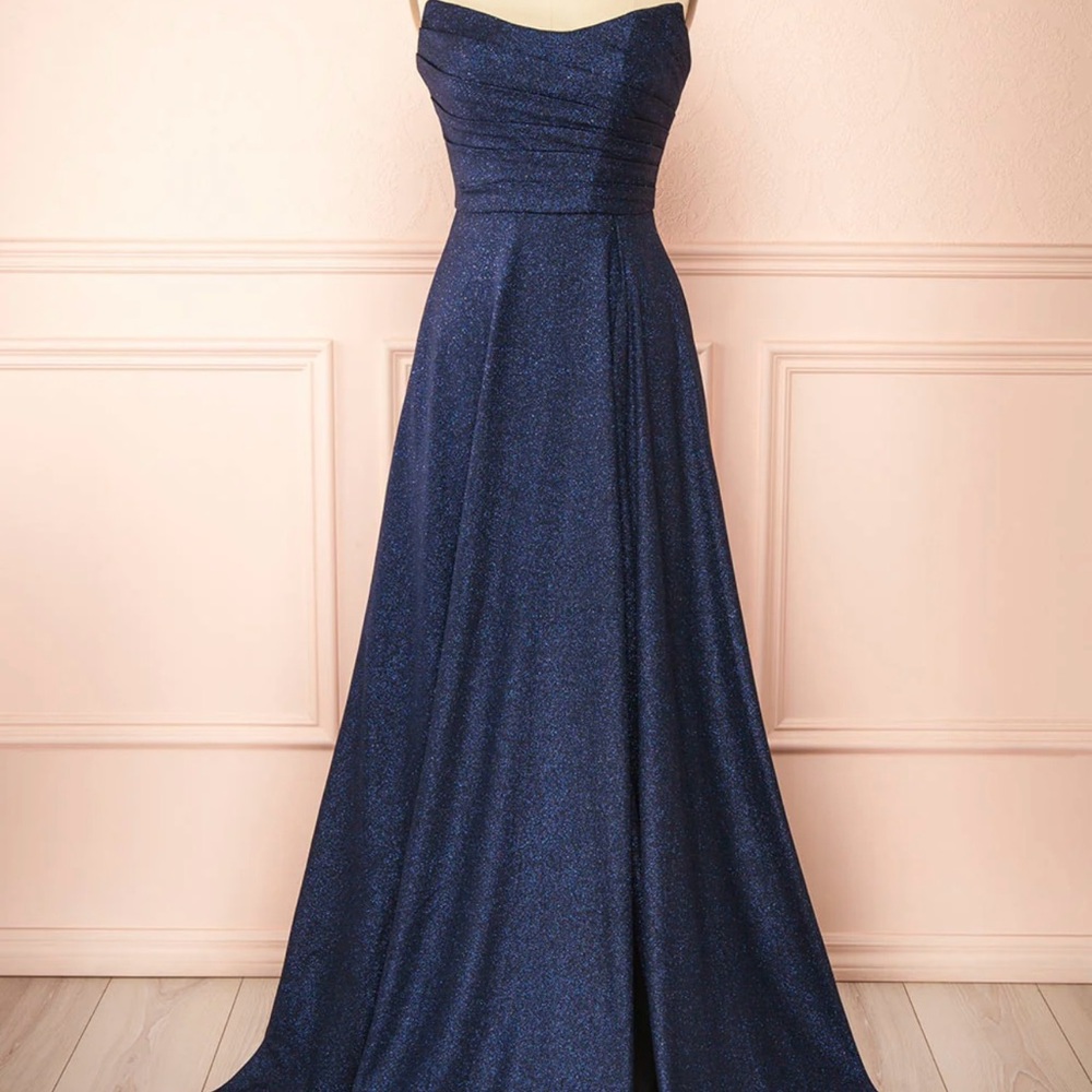 Elegant Navy Blue Strapless Evening Gown